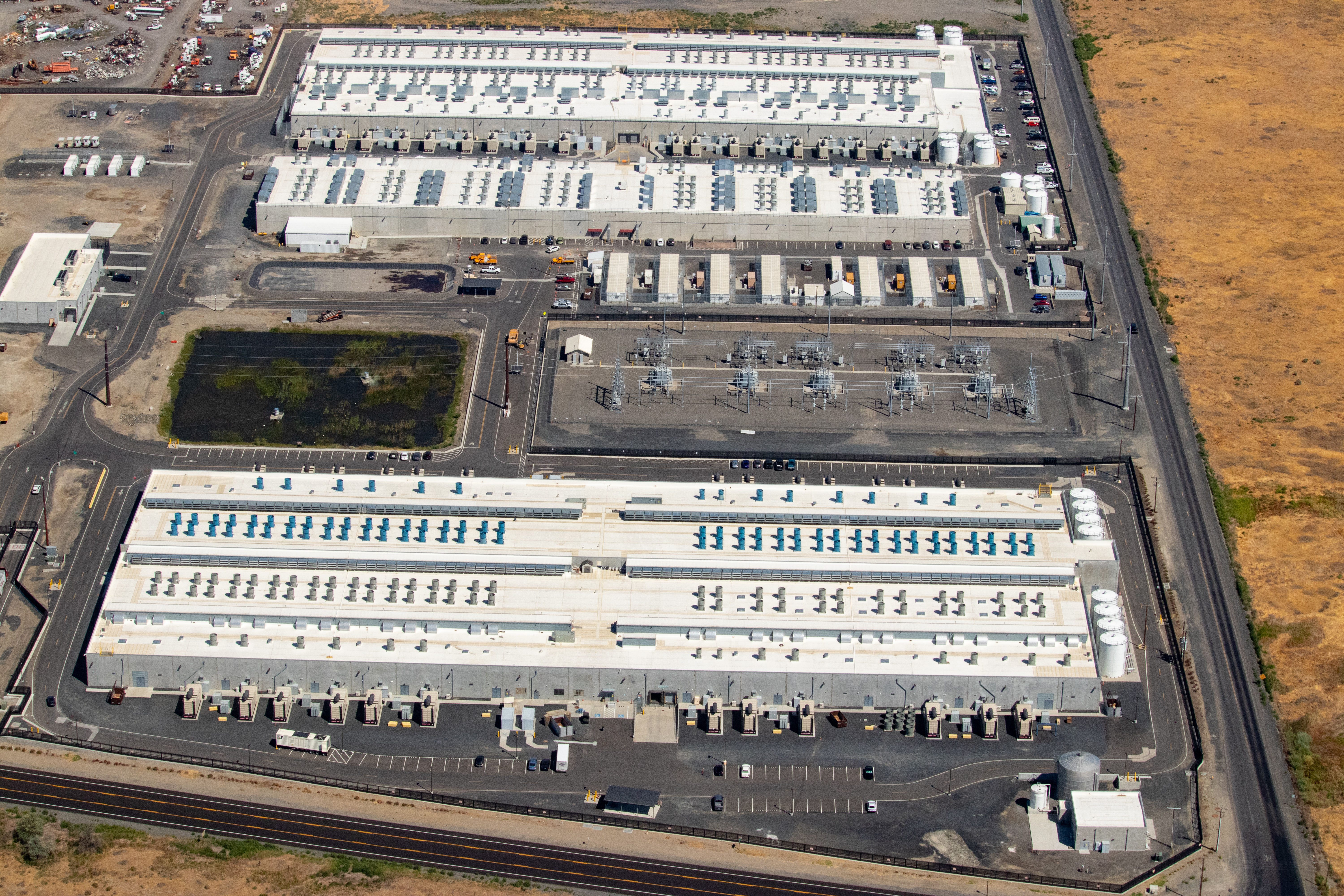 Three AWS data centers in Oregon