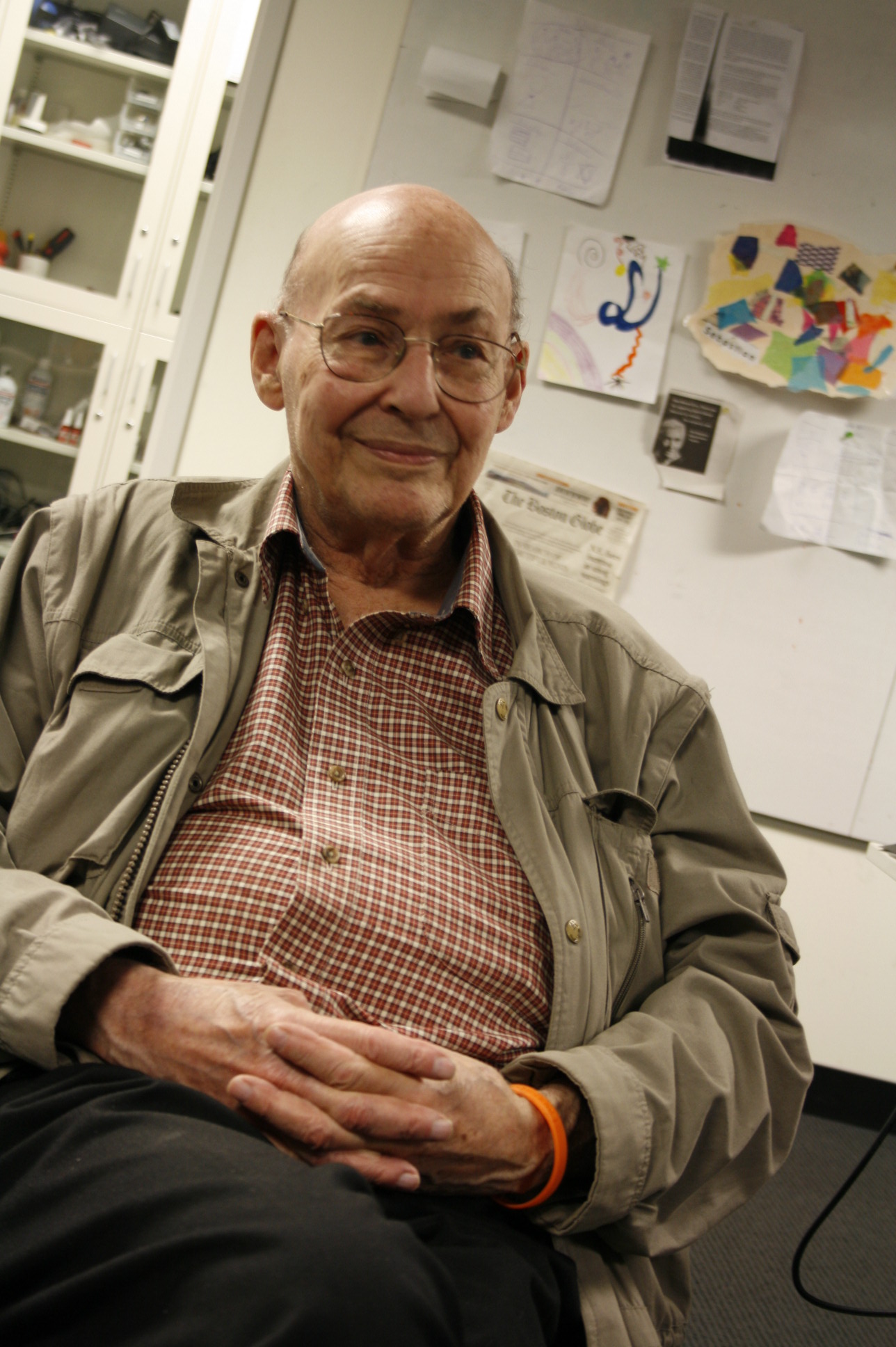 Marvin Minsky visiting the OLPC offices in 2008