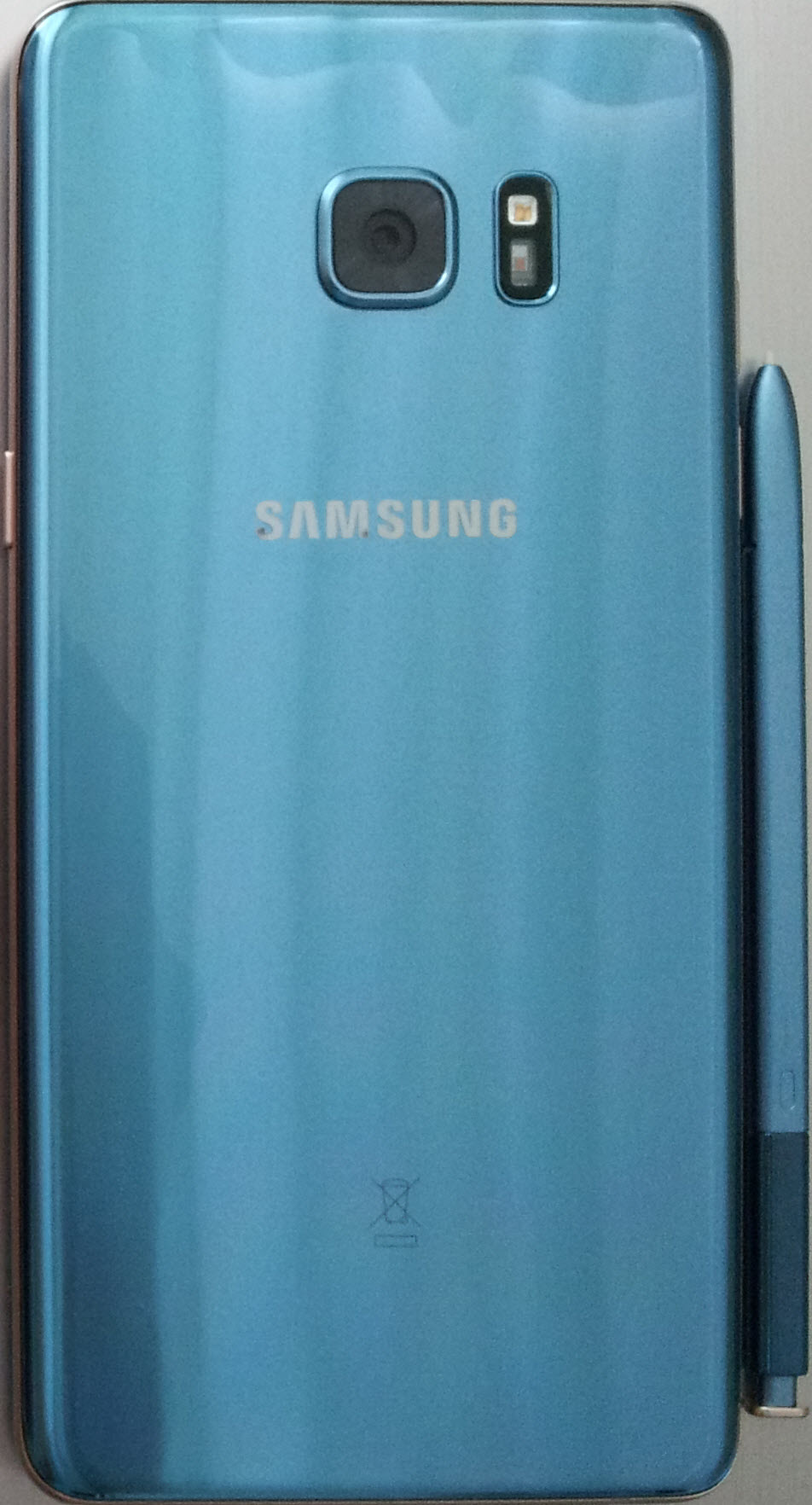 The rear of a blue Samsung Galaxy Note 7